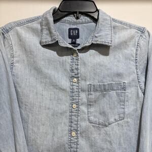 GAP Shirt Women M Blue Chambray Denim Button Up Long Sleeve Pocket 100% Cotton